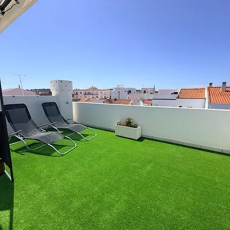 Piscina - Area De Churrasco - Perto & Golf