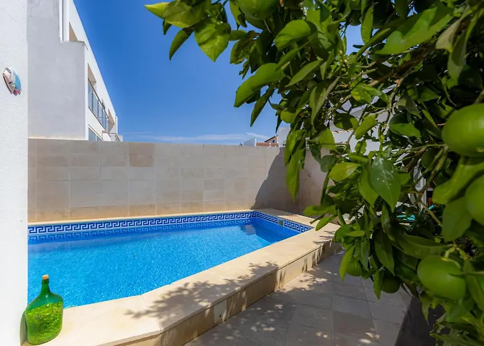 Piscina - Area De Churrasco - Perto & Golf *